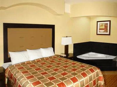 Super 8 By Wyndham Hidalgo/Mcallen Area ภายนอก รูปภาพ